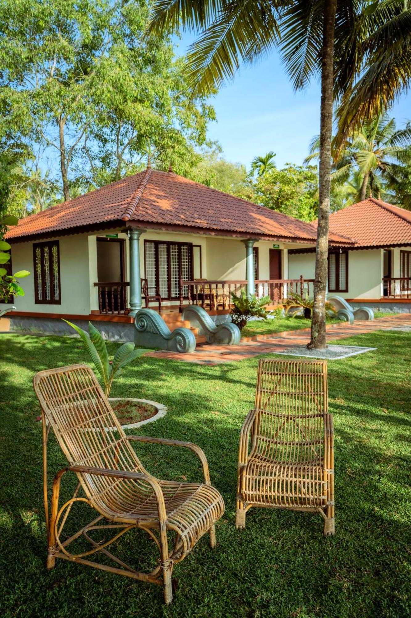 Dhathri Ayurveda Resort And Panchakarma Centre Kayankulam Exterior photo